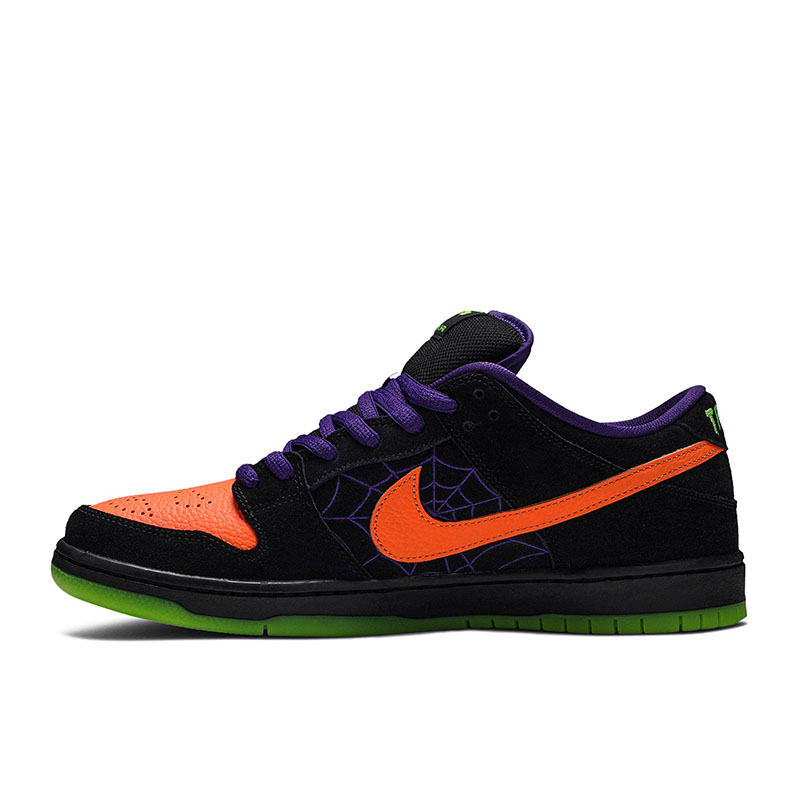 DUNK LOW SB ''NIGHT OF MISCHIEF''