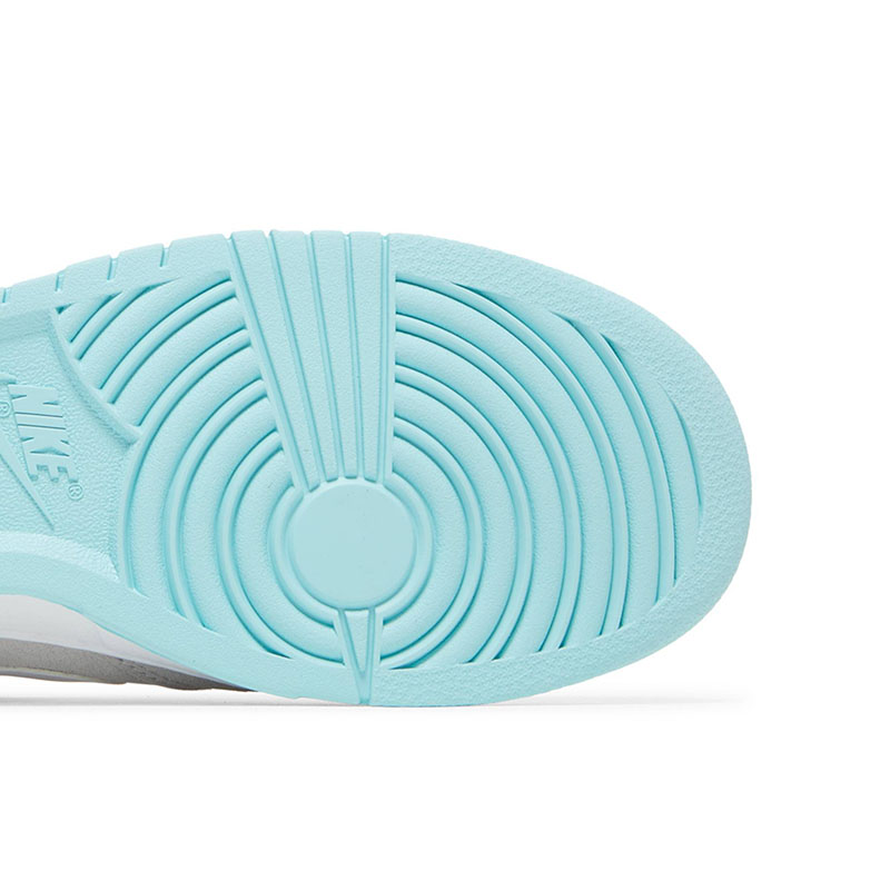Dunk Low SE 