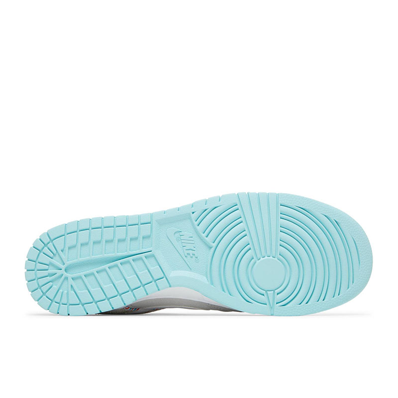 Dunk Low SE 
