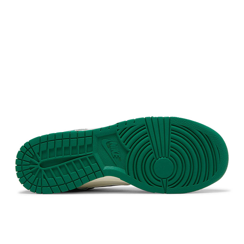 DUNK LOW SE 