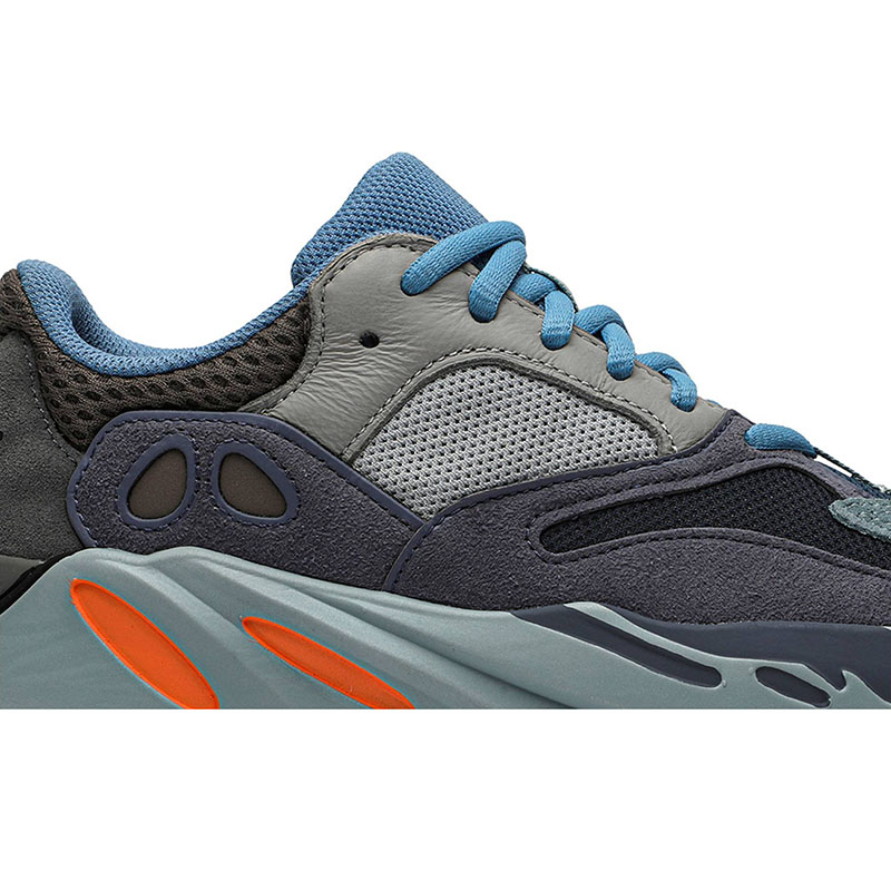 YEEZY BOOST 700 