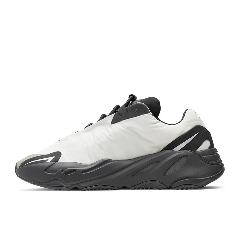 YEEZY BOOST 700 MNVN 
