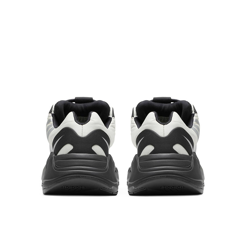 YEEZY BOOST 700 MNVN 