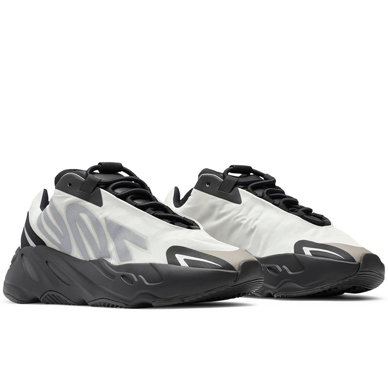 YEEZY BOOST 700 MNVN 