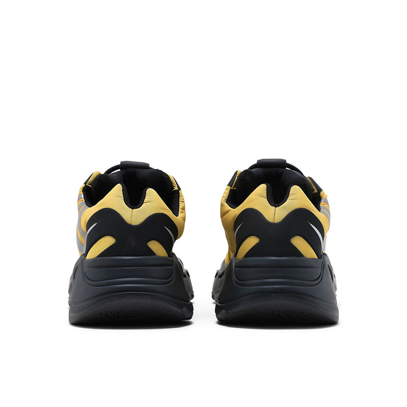 YEEZY BOOST 700 MNVN 