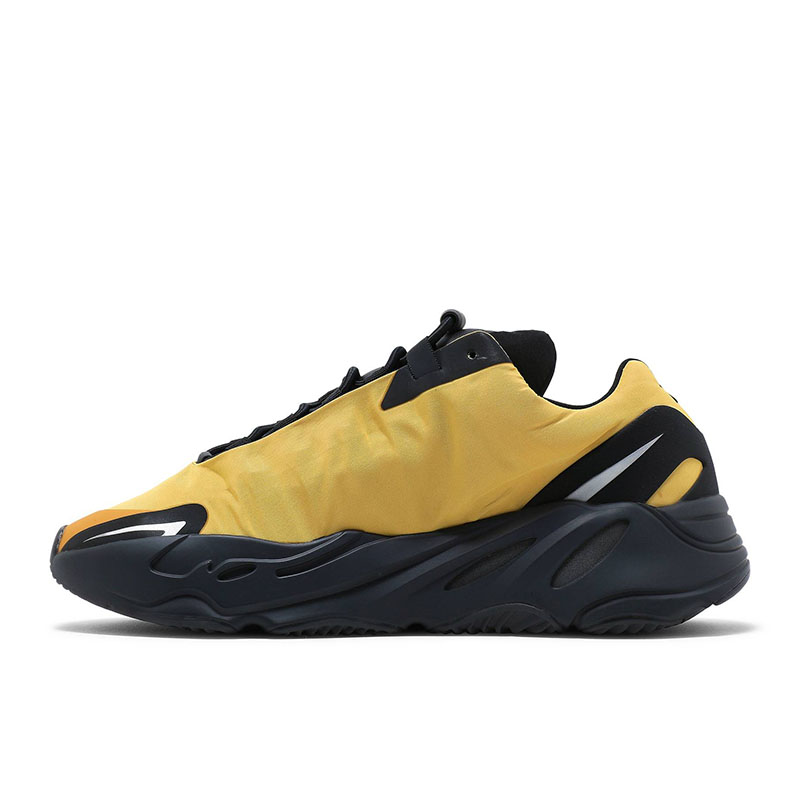 YEEZY BOOST 700 MNVN 