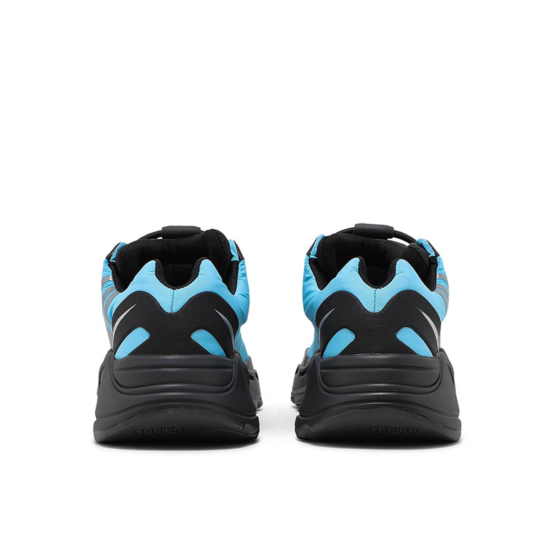 YEEZY BOOST 700 MNVN 