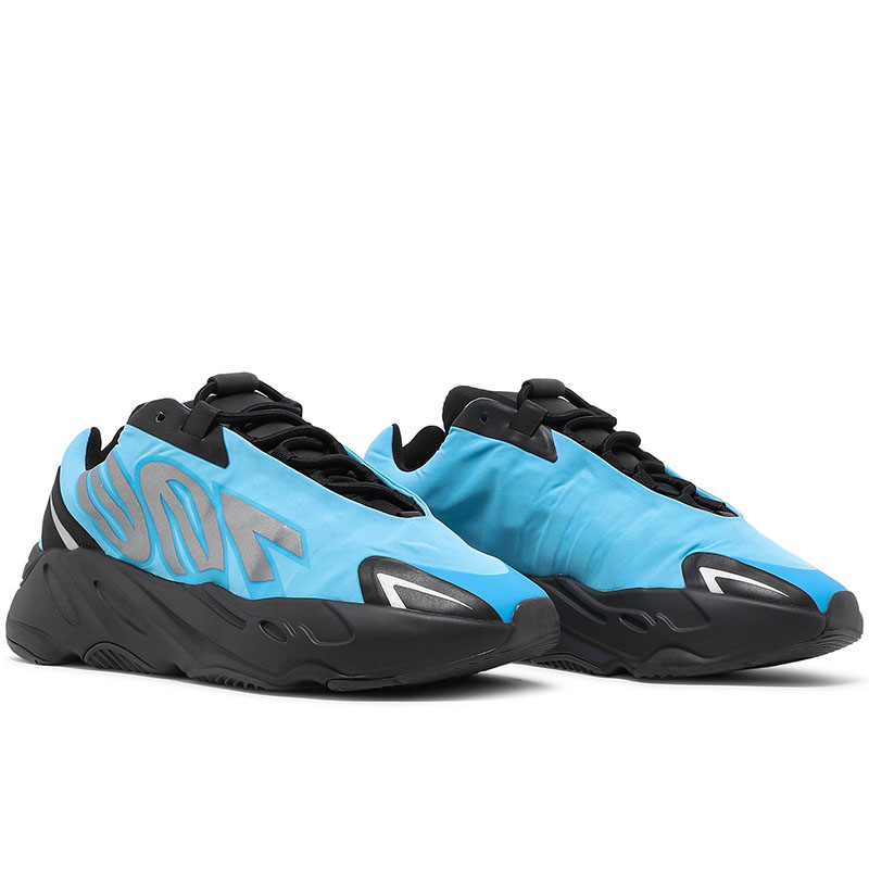 YEEZY BOOST 700 MNVN 