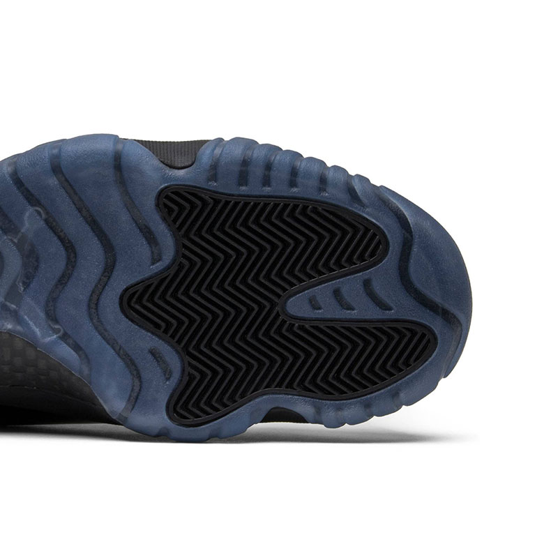 AIR JORDAN 11 RETRO ''CAP AND GOWN''
