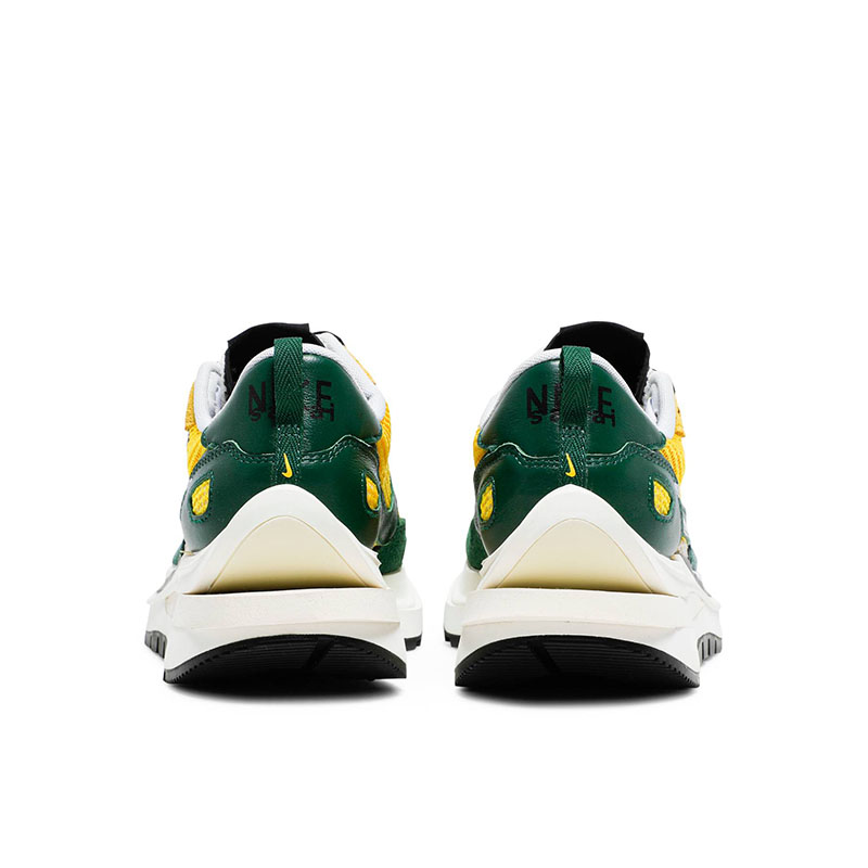 SACAI X VAPORWAFFLE 