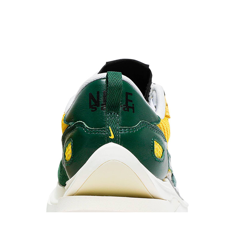 SACAI X VAPORWAFFLE 