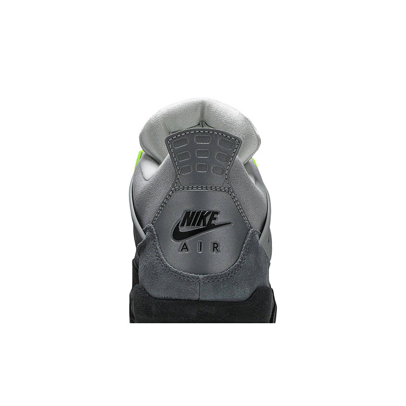 AIR JORDAN 4 RETRO SE 