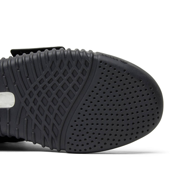 YEEZY BOOST 750