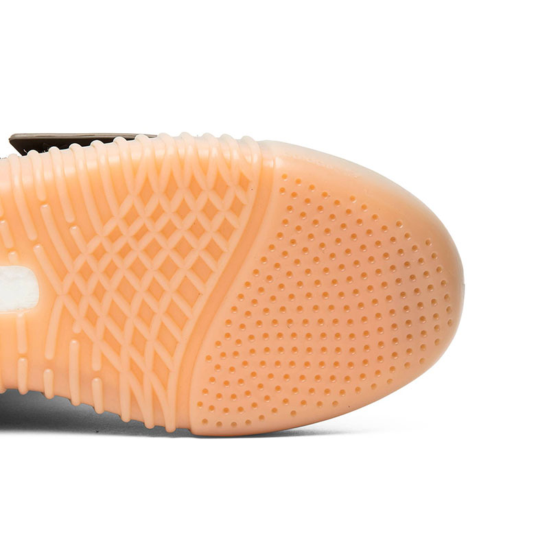 YEEZY BOOST 750  
