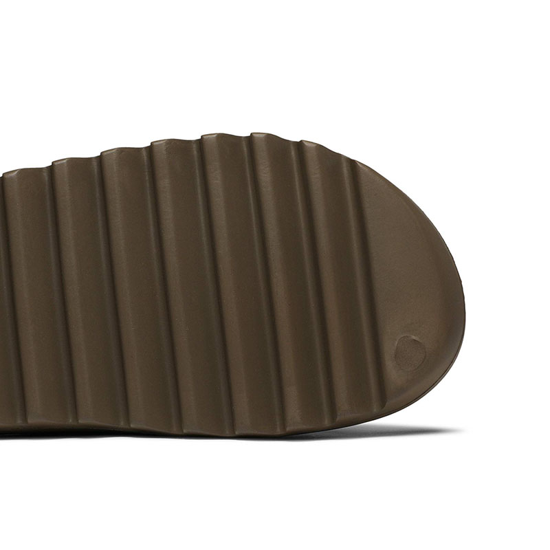 YEEZY SLIDES
