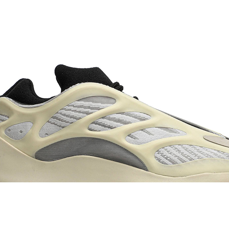 YEEZY 700 V3 