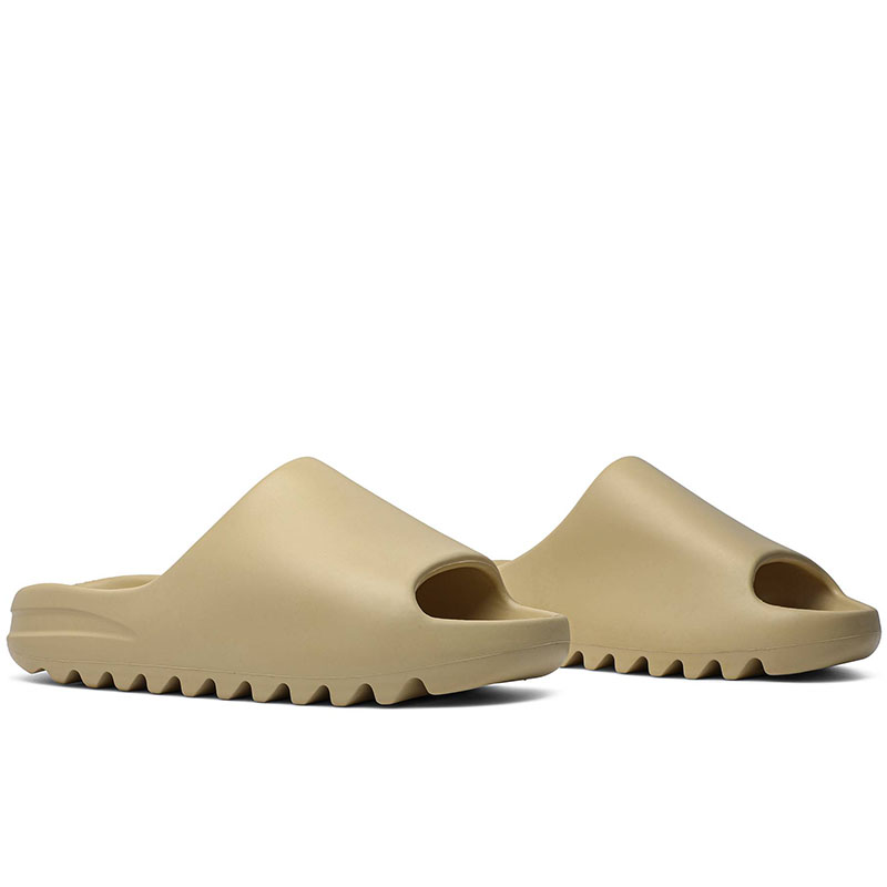 YEEZY SLIDES