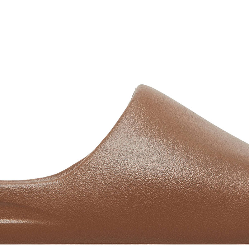 YEEZY SLIDES