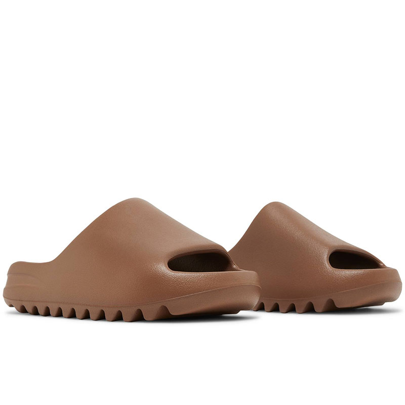 YEEZY SLIDES