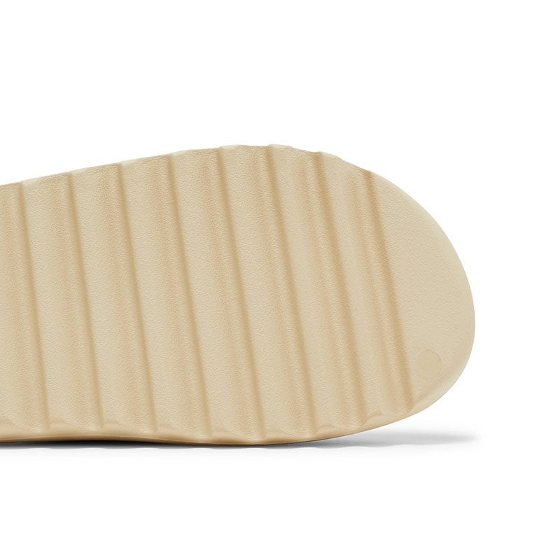 YEEZY SLIDES