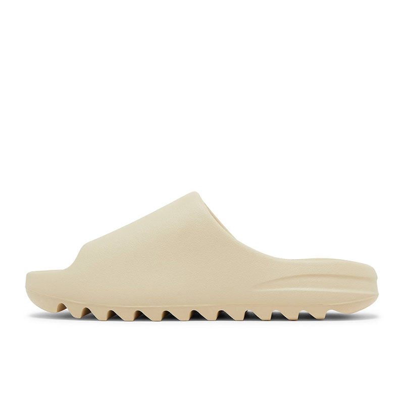 YEEZY SLIDES