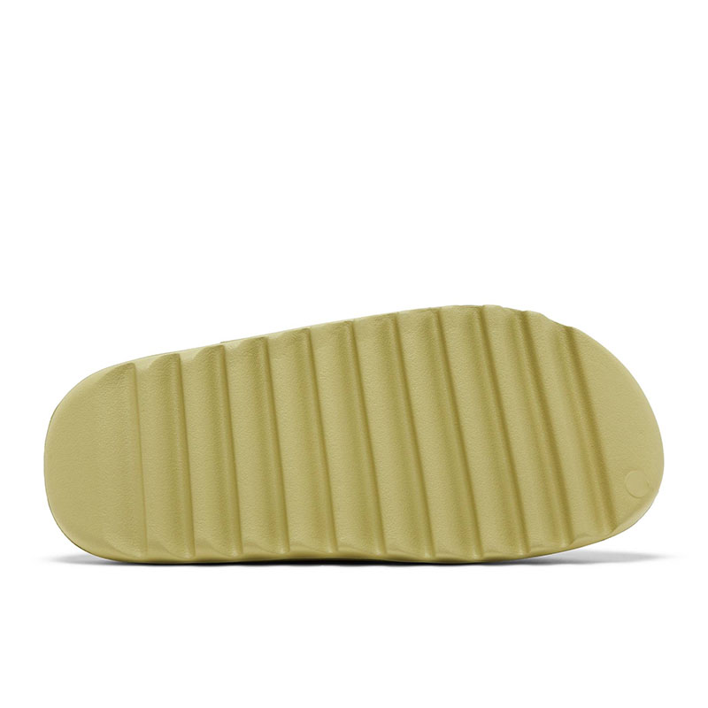 YEEZY SLIDES