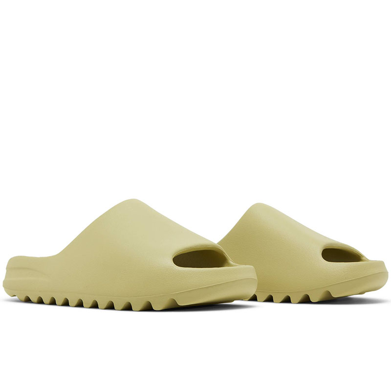 YEEZY SLIDES