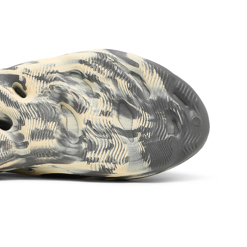 YEEZY FOAM RUNNER
