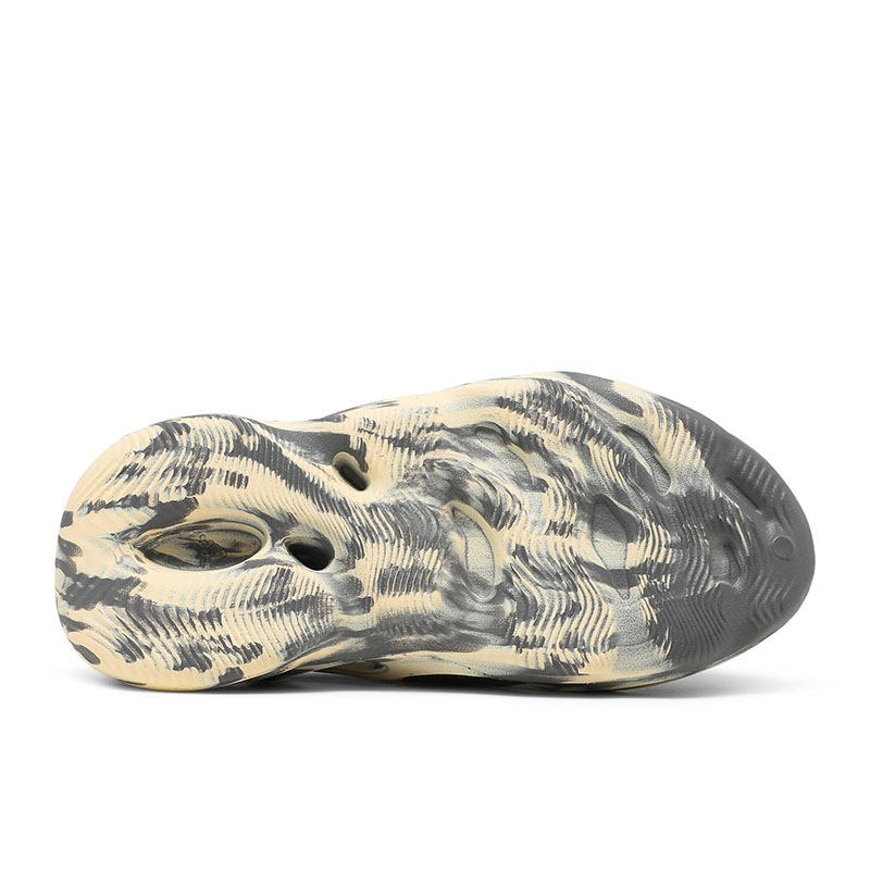 YEEZY FOAM RUNNER