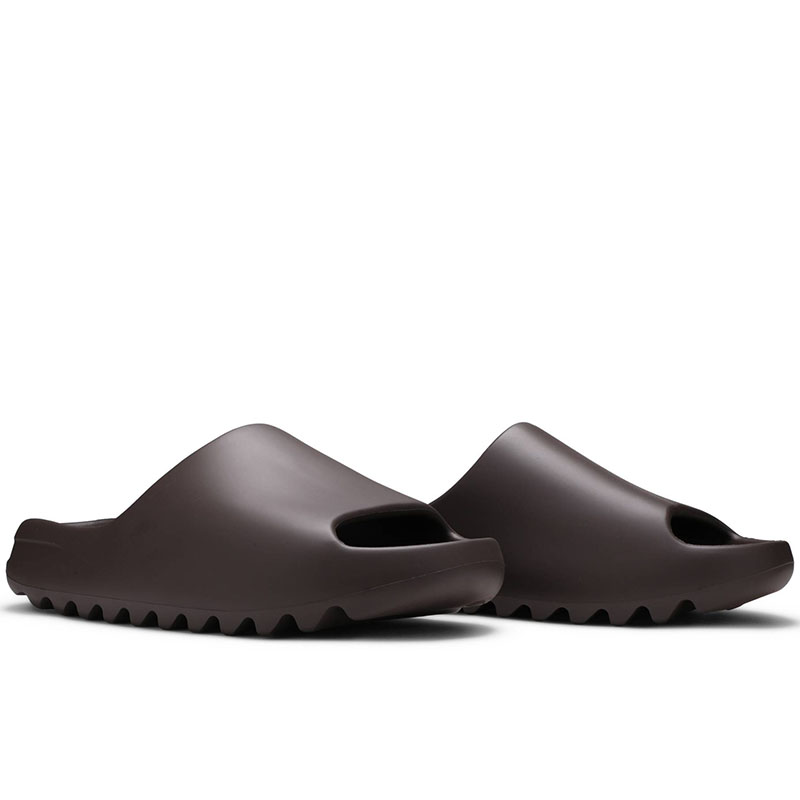 YEEZY SLIDES