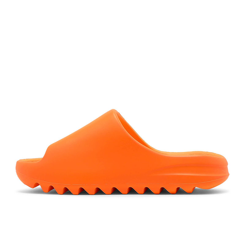 YEEZY SLIDES