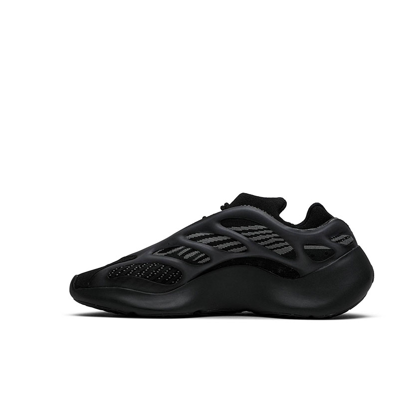 YEEZY 700 V3 