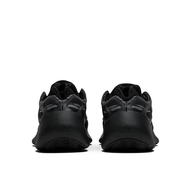 YEEZY 700 V3 