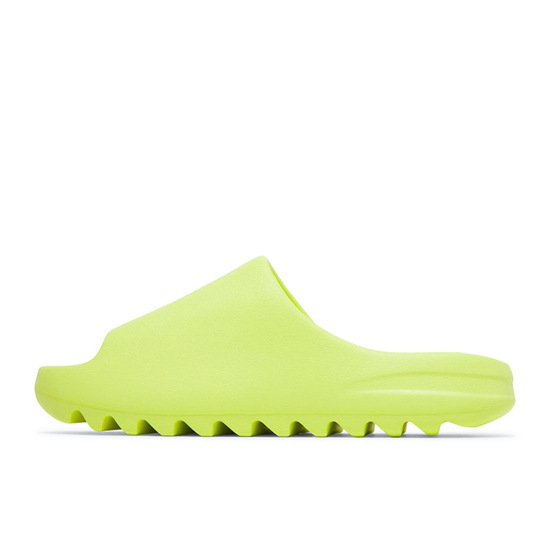 YEEZY SLIDES