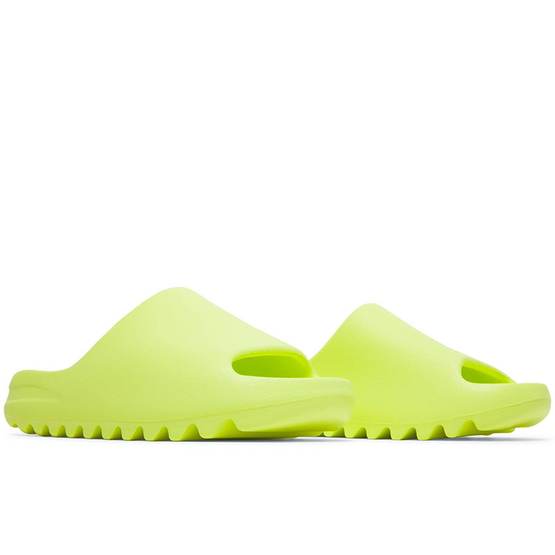 YEEZY SLIDES