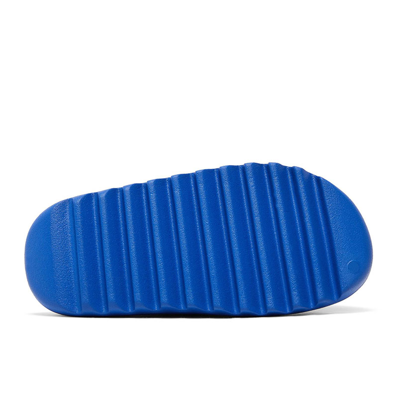 YEEZY SLIDES