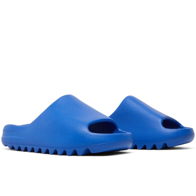 YEEZY SLIDES