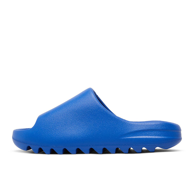 YEEZY SLIDES
