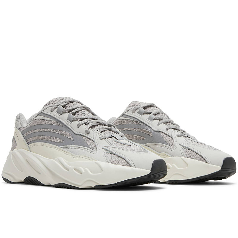 YEEZY BOOST 700 V2 