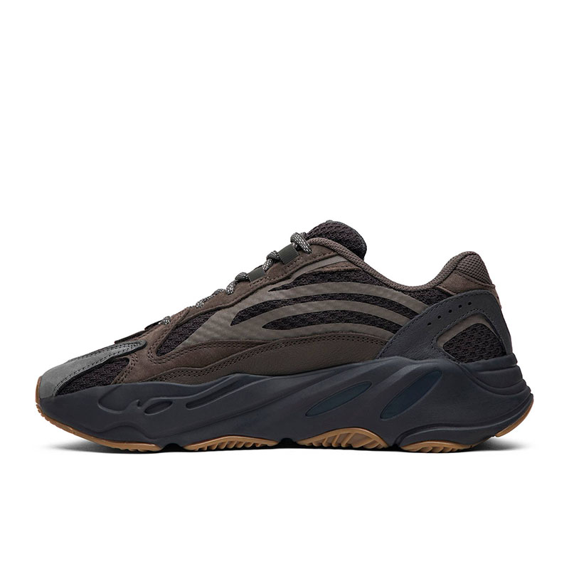YEEZY BOOST 700 V2