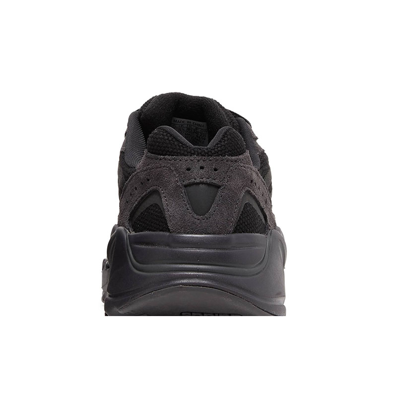 YEEZY BOOST 700 V2