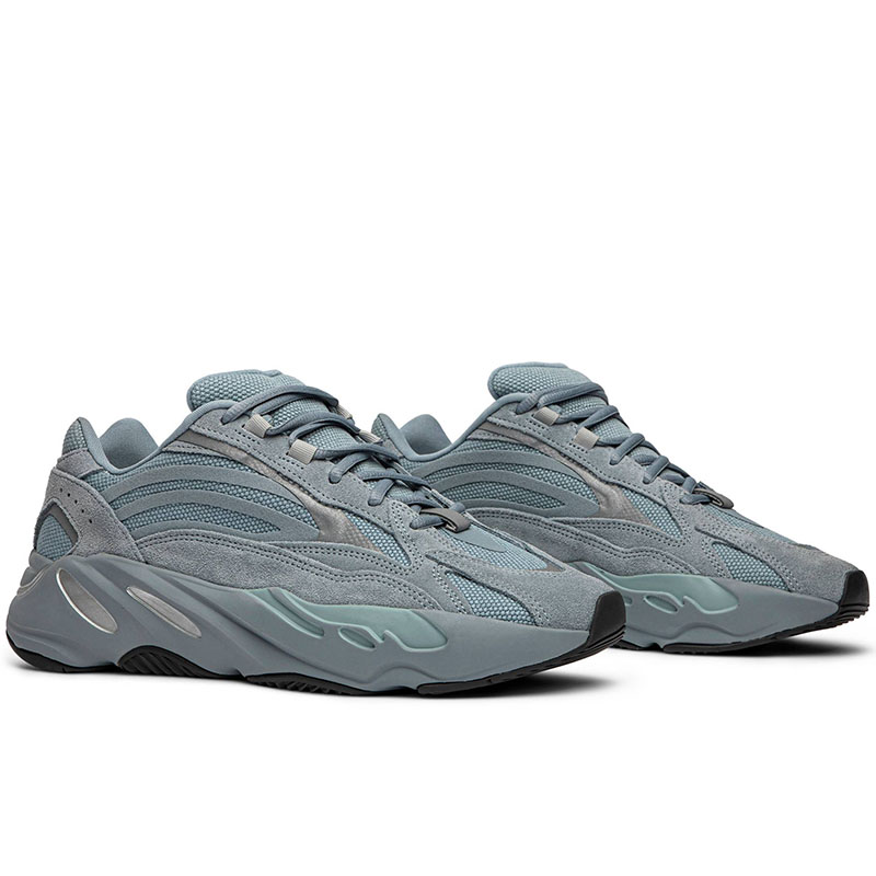 YEEZY BOOST 700 V2 