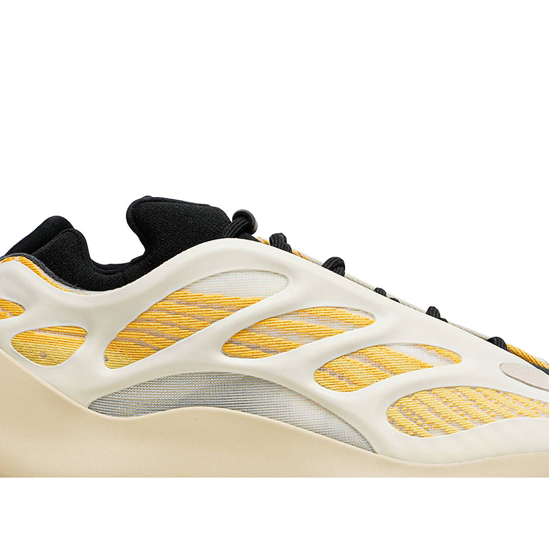 YEEZY 700 V3 