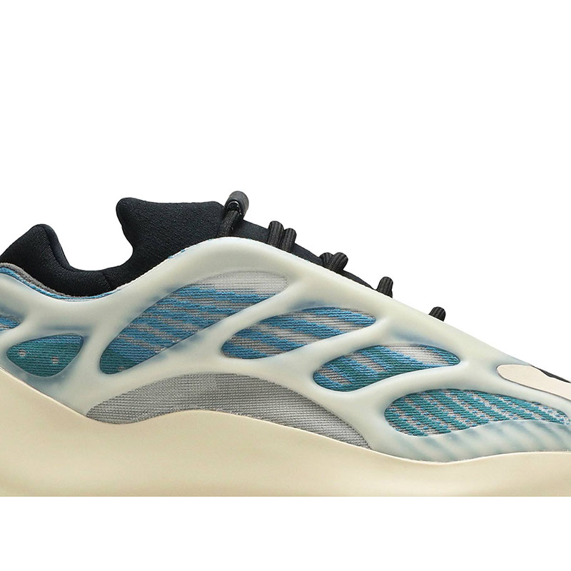 YEEZY 700 V3 