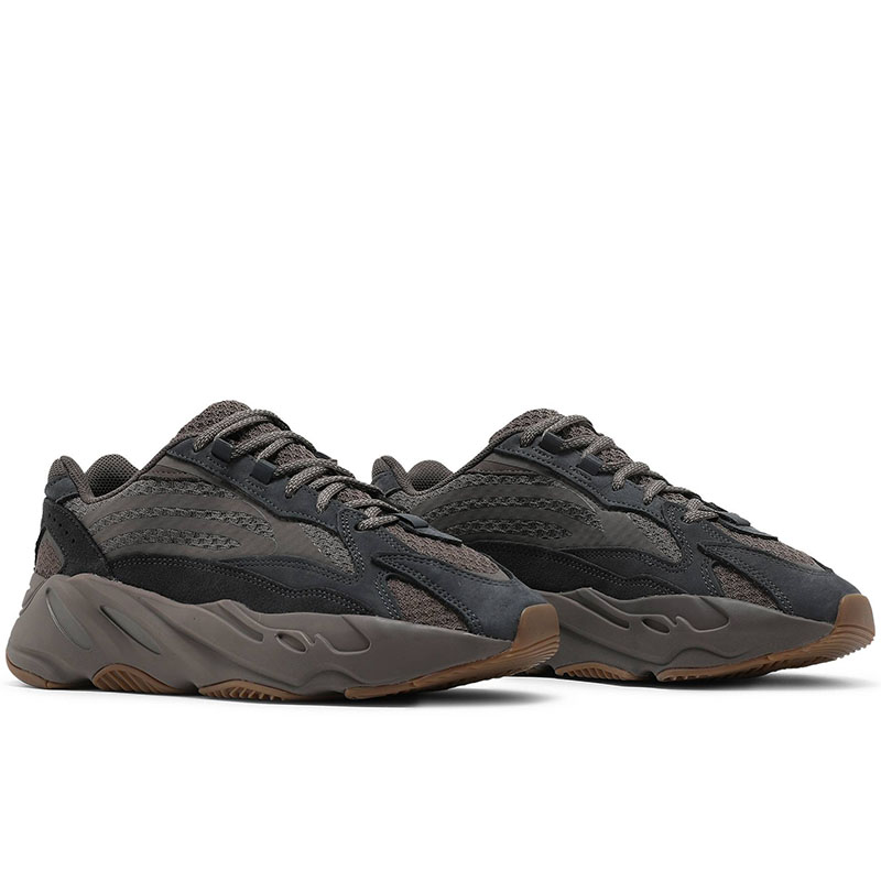 YEEZY BOOST 700 V2 