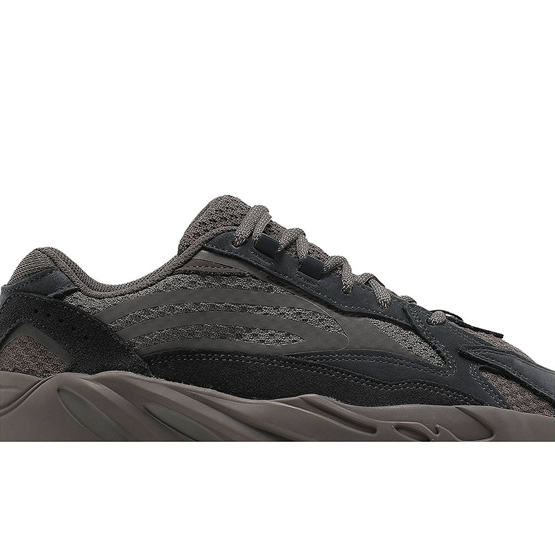 YEEZY BOOST 700 V2 