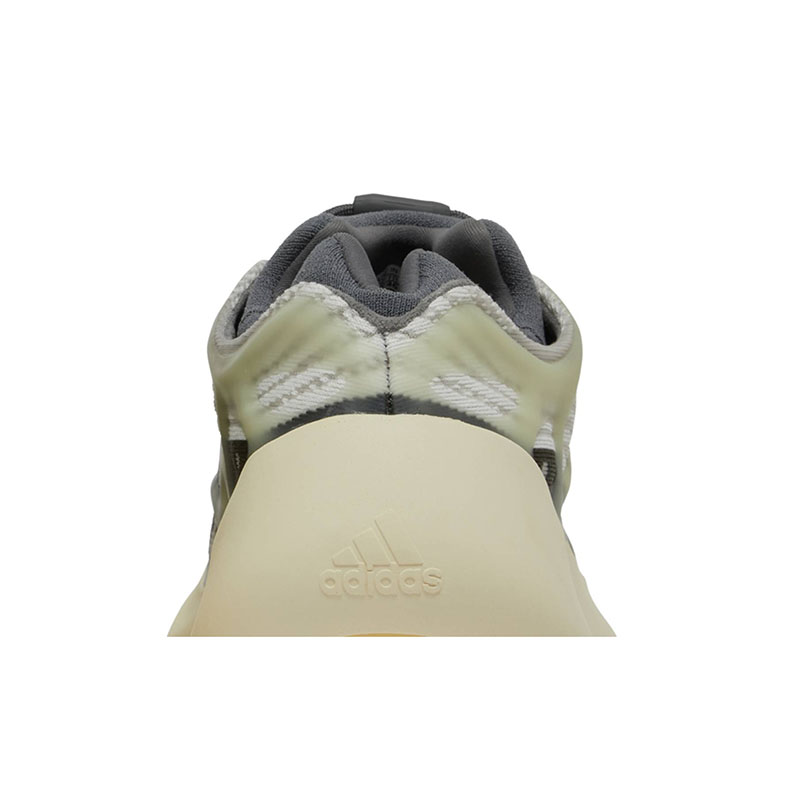 YEEZY 700 V3 