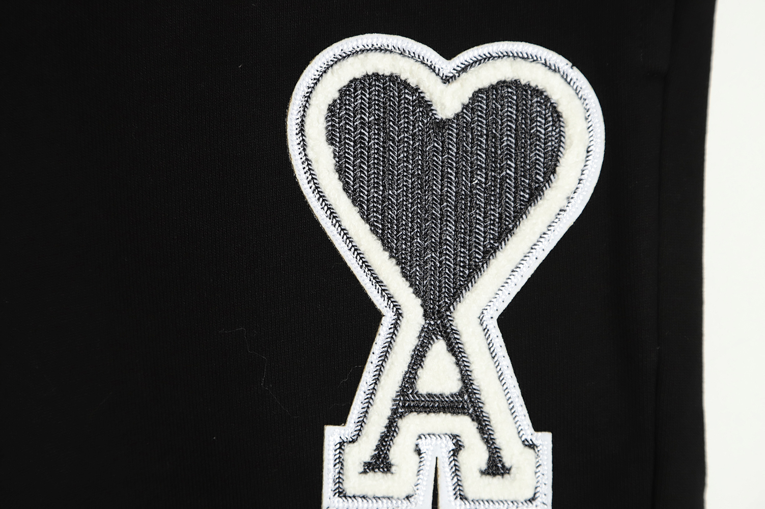AMI 22ss heart embroidery shorts TSK1