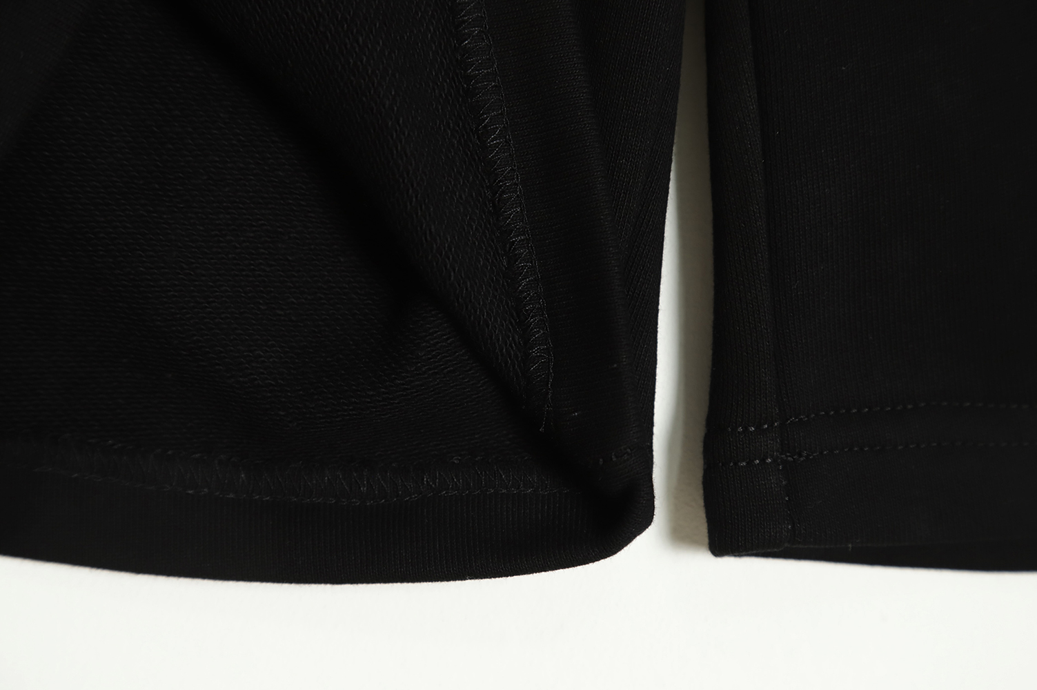 AMI 22ss heart embroidery shorts TSK1
