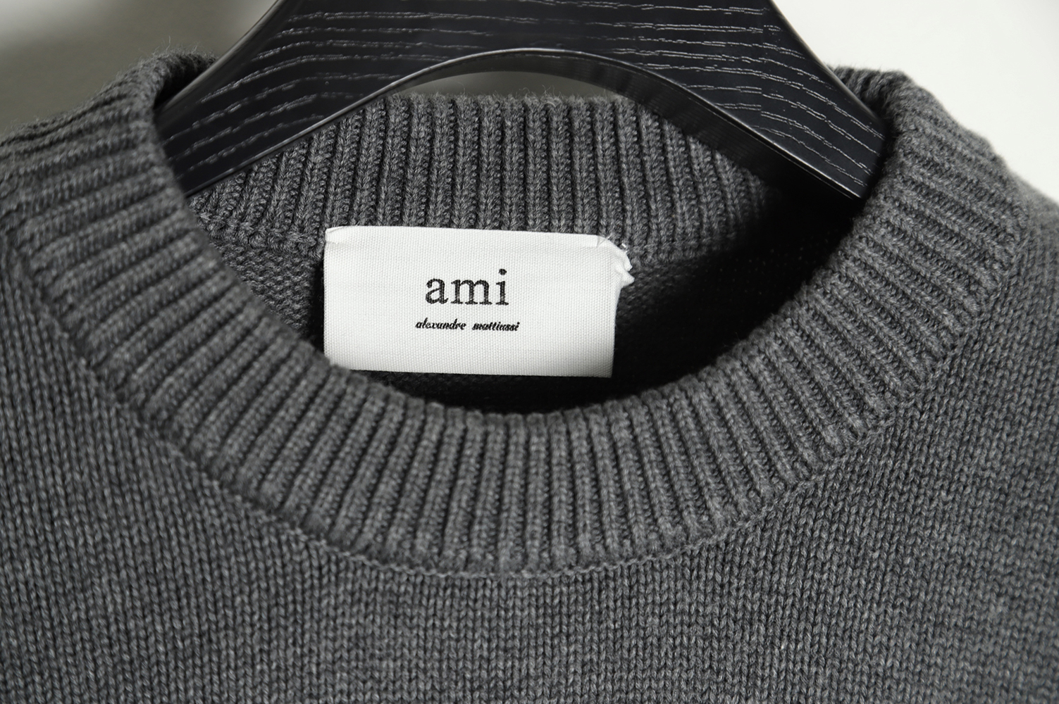 AMI PARIS 21FW Heart Embroidered Round Neck Sweater TSK3